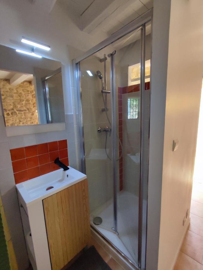 Un Pied Dans La Foret La Capelle-et-Masmolene Exterior foto