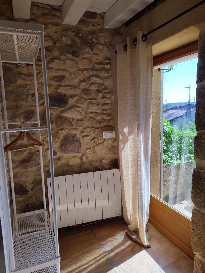 Un Pied Dans La Foret La Capelle-et-Masmolene Exterior foto